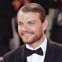 Pilou Asbaek