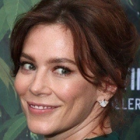 Anna Friel