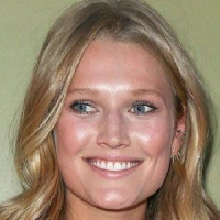 Toni Garrn