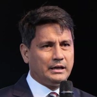 Richard Gomez