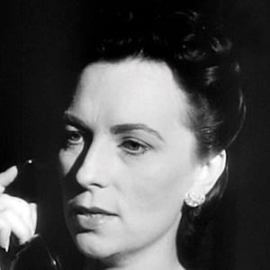 agnes-moorehead-2