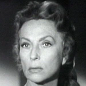 agnes-moorehead-4