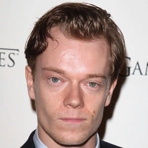 alfie-allen-6