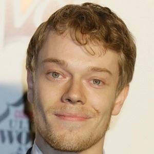 alfie-allen-7