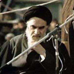 ayatollah-khomeini-3