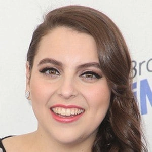 beanie-feldstein-7