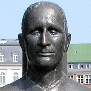 brecht-bertolt-image