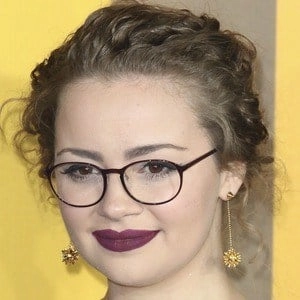 carrie-fletcher-9