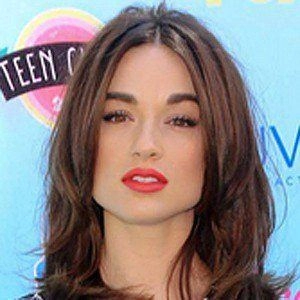 crystal-reed-9