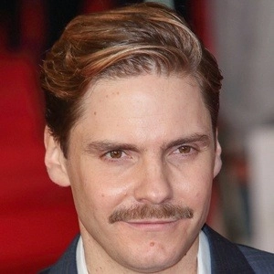 daniel-bruhl-7