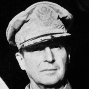 douglas-macarthur-2