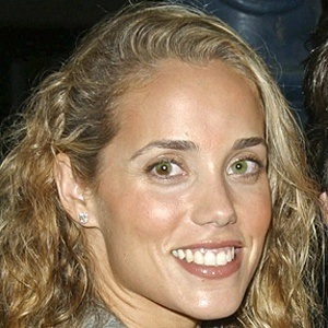 elizabeth-berkley-8