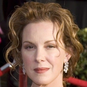 elizabeth-perkins-7