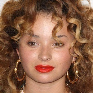 ella-eyre-1