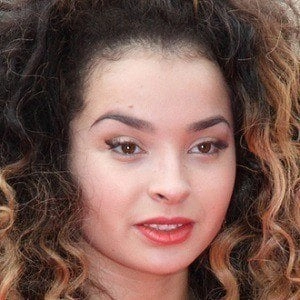 ella-eyre-2