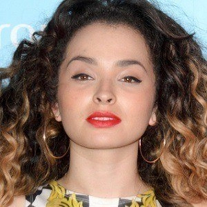 ella-eyre-3