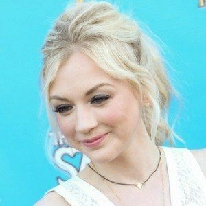 emily-kinney-3