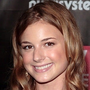 emily-vancamp-5