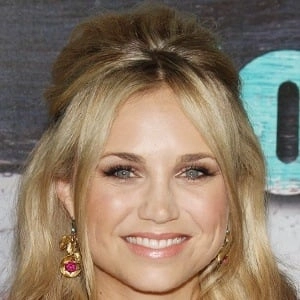 fiona-gubelmann-9