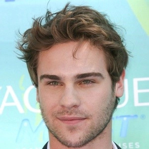 grey-damon-5