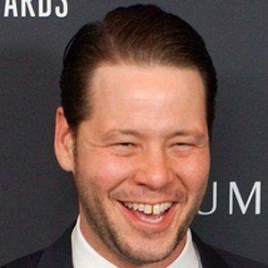 ike-barinholtz-2