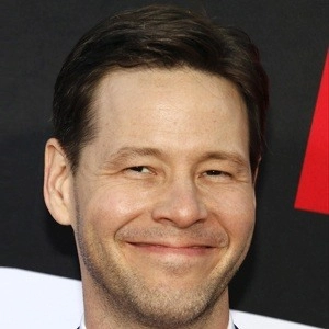 ike-barinholtz-5