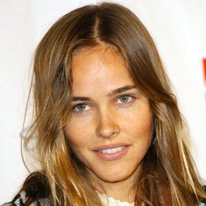 isabel-lucas-7