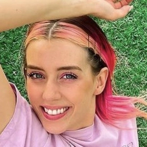 jenna-with-the-pink-2