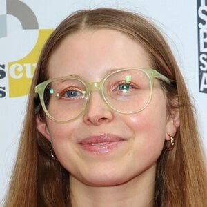 jessie-cave-4