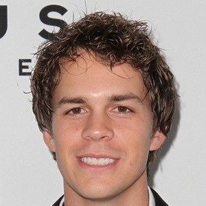 johnny-simmons-5