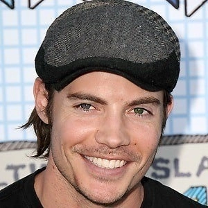 josh-henderson-4