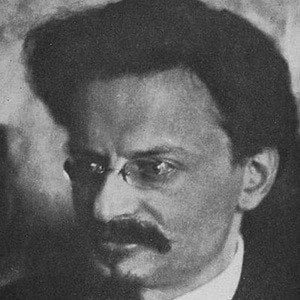 leon-trotsky-1