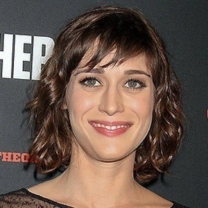 lizzy-caplan-3