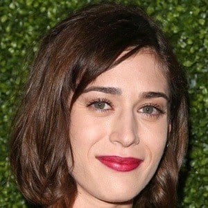 lizzy-caplan-5