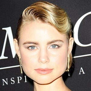 lucy-fry-9