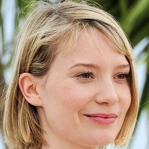 mia-wasikowska-7