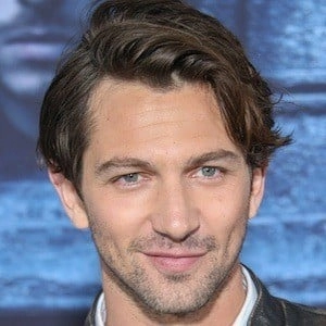 michiel-huisman-4