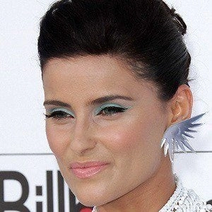 nelly-furtado-4