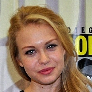 penelope-mitchell-5