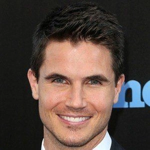 robbie-amell-6