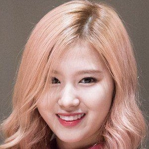 sana-minatozaki-image