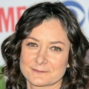 sara-gilbert-4