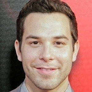 skylar-astin-2