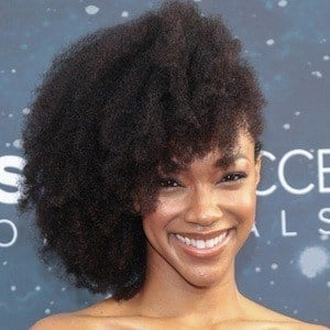 sonequa-martin-green-5