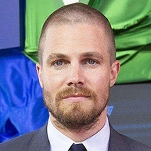 stephen-amell-9