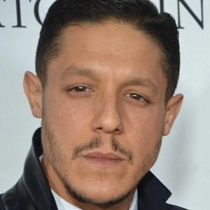 theo-rossi-9