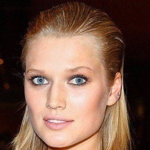 toni-garrn-3