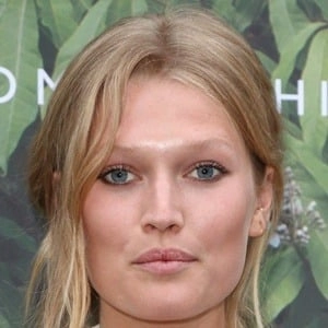 toni-garrn-8