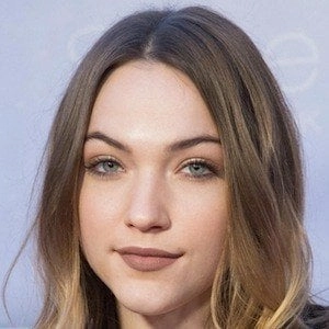 violett-beane-1