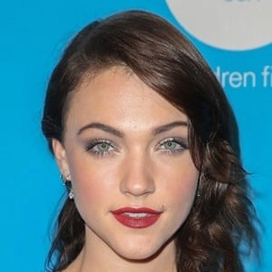 violett-beane-9